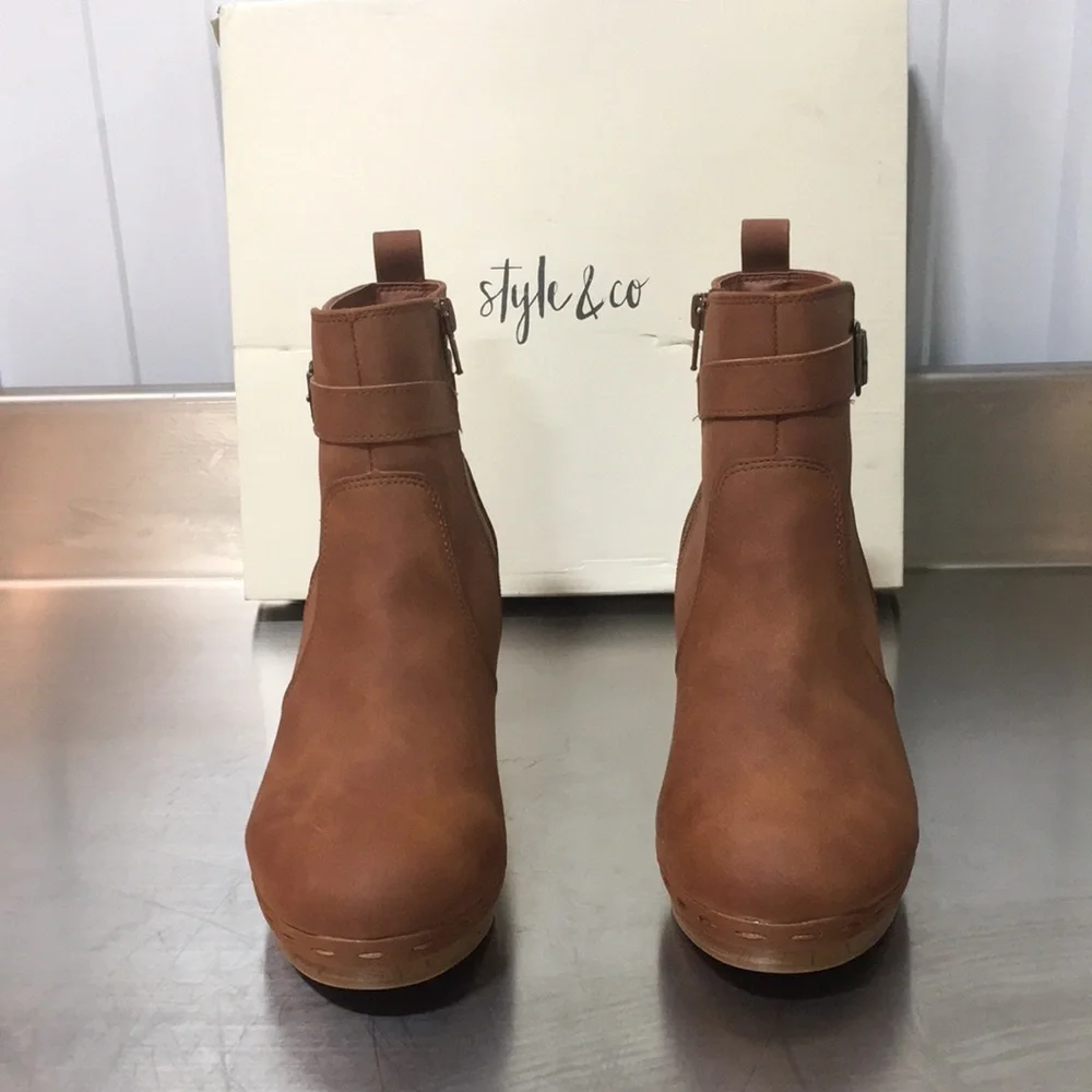 New WB Woman’s Style & Co. Women's Brown Ankle Boots